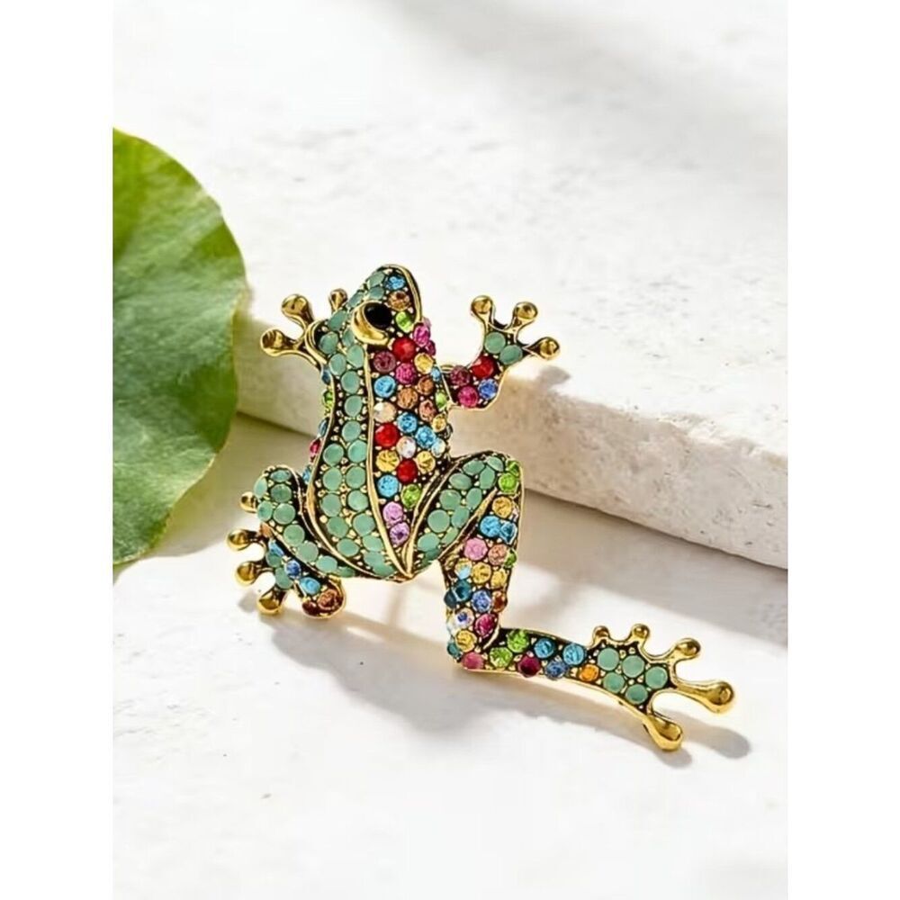 Tree-Frog Brooch Vintage Inspired Rhinestone Frog Pin Ladies Whimsical Fashion